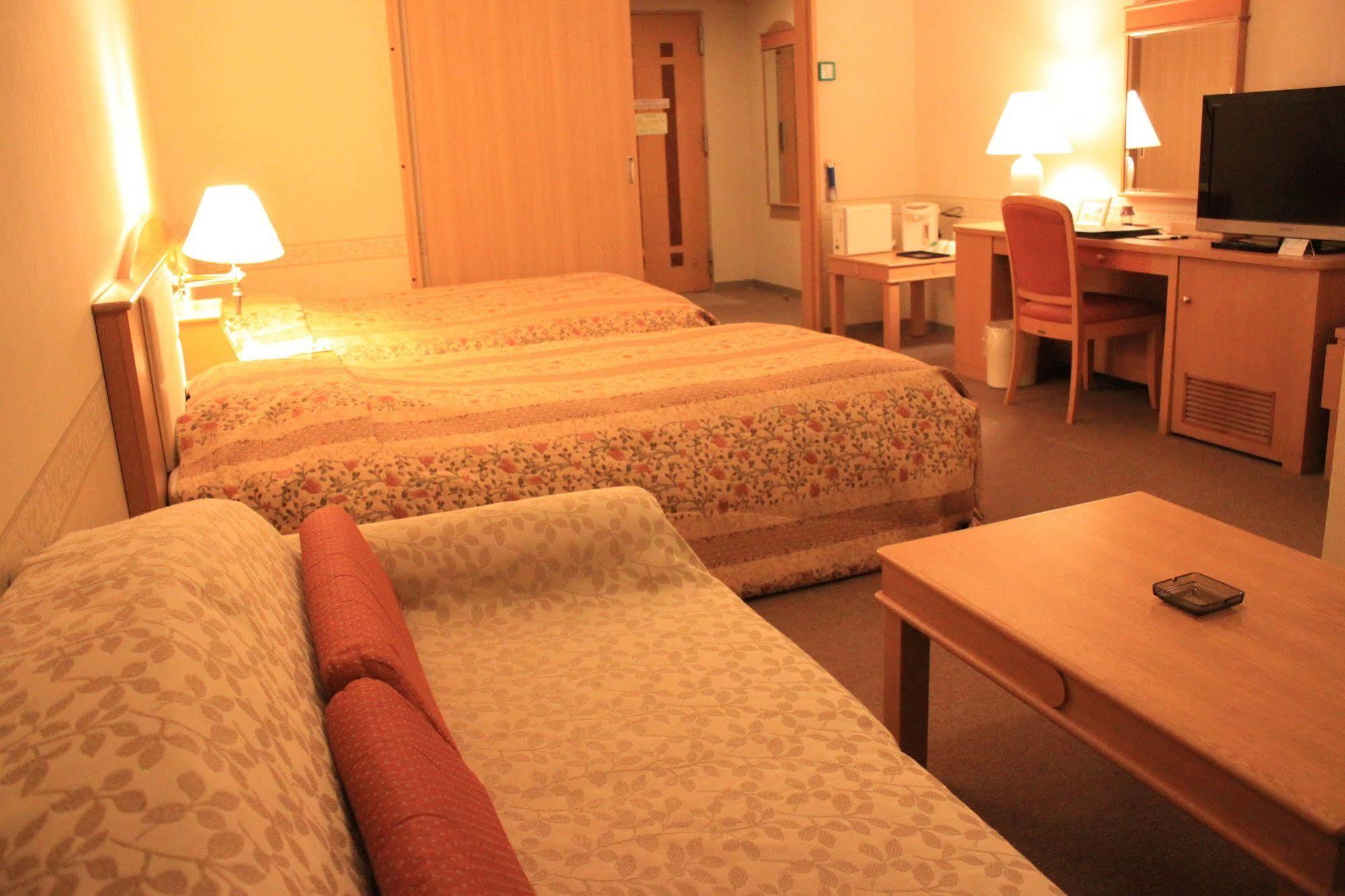 ฟุราโนะ ลา เทร์ Hotel นาคะฟุราโนะ ภายนอก รูปภาพ